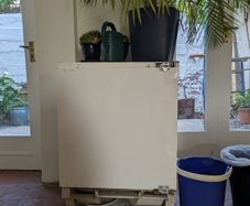 fridge undercounter Zanussi