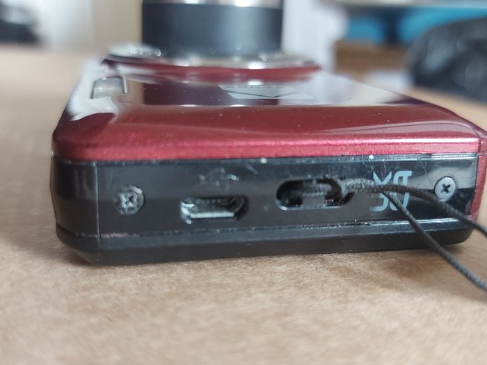 KODAK PIXPRO Digital Camera, Model FZ55, 16 megapixel, 5 x Zoom, in very good condition, but issue with Lens not retracting when turned off