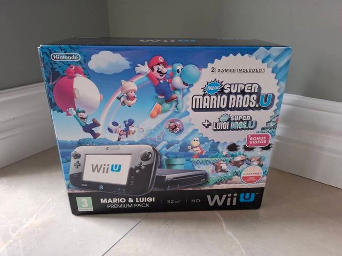 Nintendo Wii U Super Mario Bros. 32GB + 4 Mario Games
