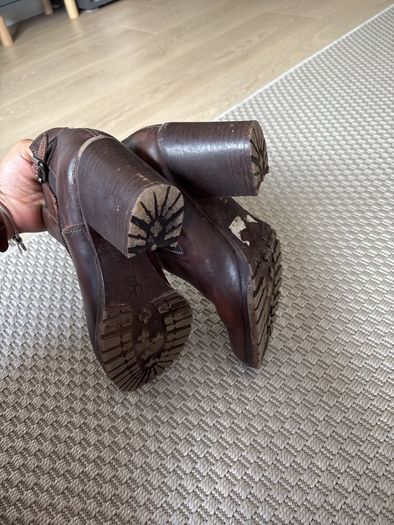 womans boots