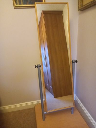 standing mirror