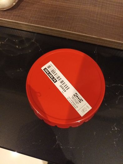 Red pillar candle & plate