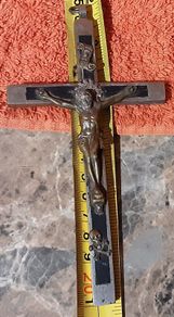 military trench crucifix  (b )