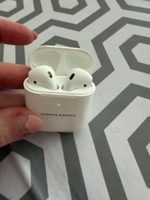 ,Apple AirPods