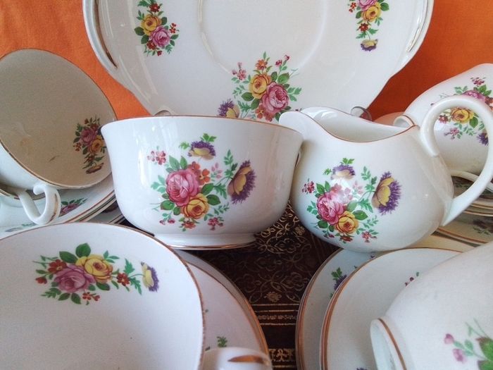 Twenty One Piece China Teaset