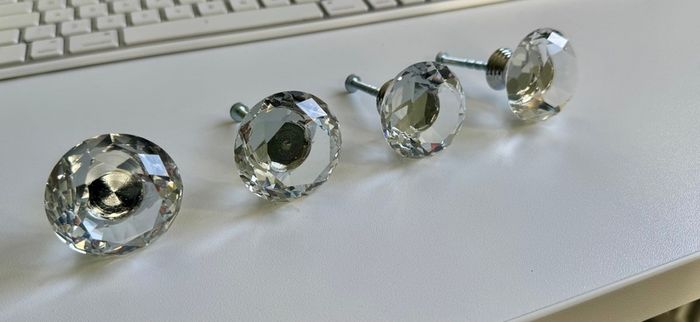 Crystal drawer/door knobs