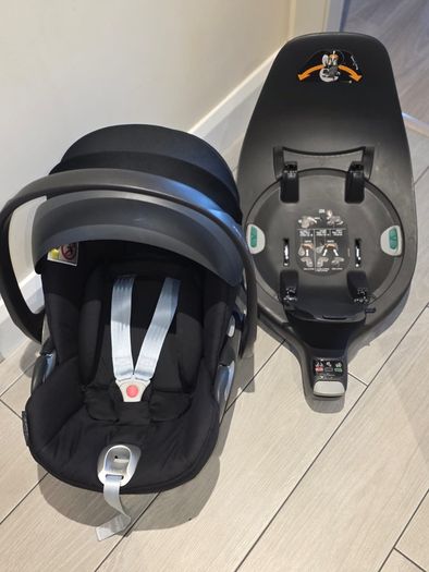 Amaizing  Condition Uppababy Vista  V2 travwl system