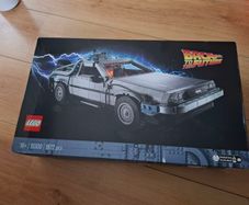 LEGO Icons 10300 Back to the Future Time Machine DeLorean