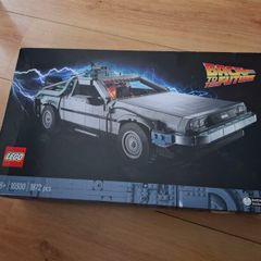 LEGO Icons 10300 Back to the Future Time Machine DeLorean