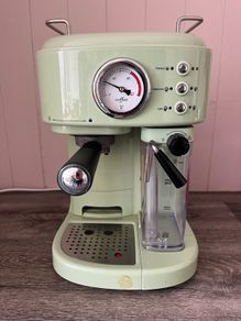 coffee machine with milk frother