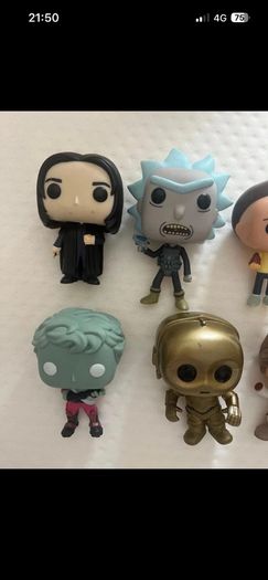 Pop figure bundle