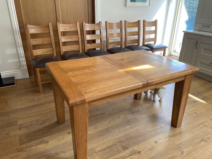 Extendable Oak Dining table and Chairs