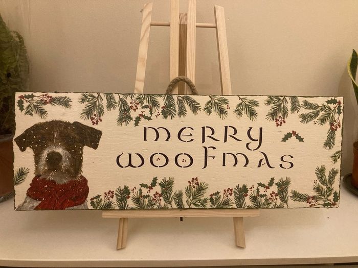 AS NEW Wooden Merry Woofmas Sign