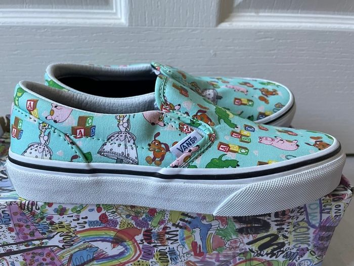 VANS Classic Slip On Kids x Toy Story Andy's Toys Size 1 Brand New