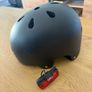 Basket bicycle, with helmet and chargeable rear light, Image 3