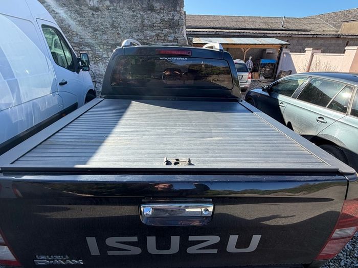 Isuzu dmax roller shutter
