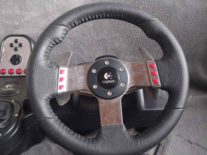 Logitech G27 PC steering wheel