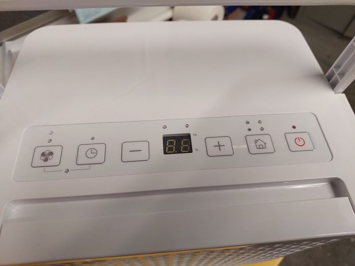 Nedis DEHU10WT 10L Dehumidifier  Like New