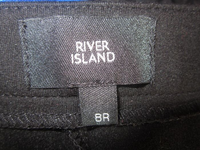 River island   size 8     Black