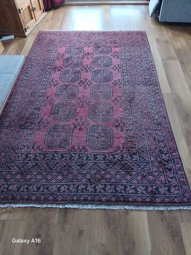 Hand knotted rug
