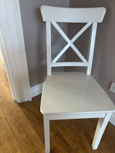 6 x IKEA dining chairs in very good condition.