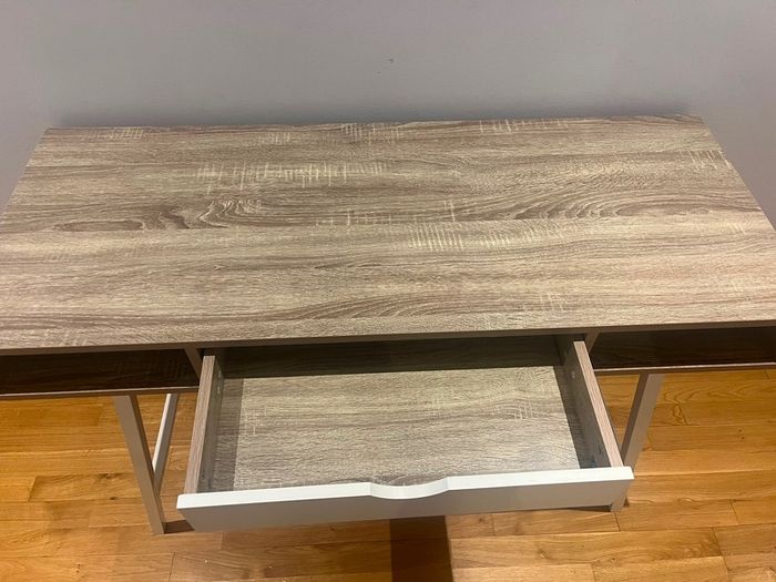 Jysk office desk. Name of product Abbetved.