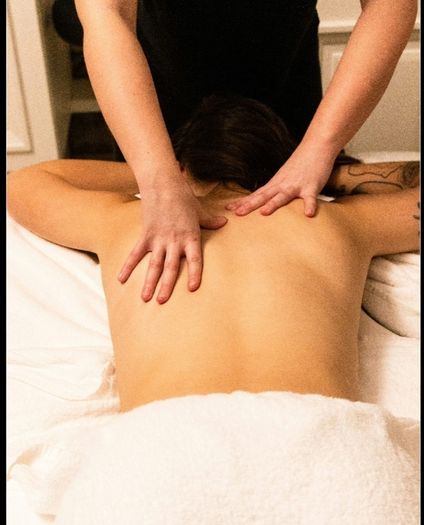 Male Mobile Massage therapist for female and male