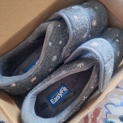 slippers