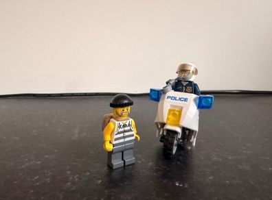 Lego City Police Bike and Robber Set