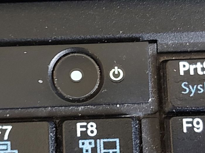 Lenovo Thinkpad T410, Intel Core i5 CPU M 520, 2.4GHz, Windows 10, 4GB Ram, 160GB HDD, Microsoft Edge, Chrome and VLC