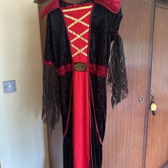 Halloween vampire costume