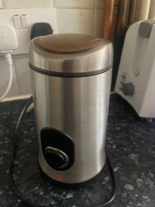 Spice grinder