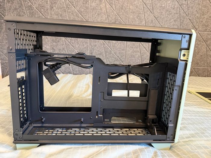 Thermaltake TR100 | Mini Tower | Super Compact | Matcha Green