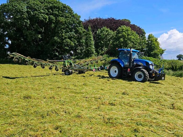 Tedding.Hay.Hay.hayJuly all day drying fast