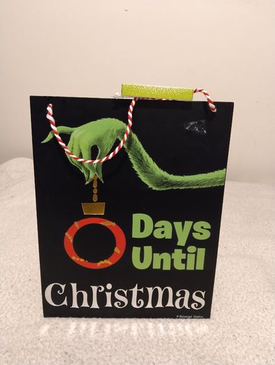 Dr Seuss, The Grinch Christmas Countdown Chalkboard & Chalk