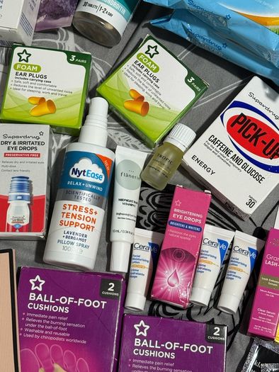 Bargain travel makeup, skin and haircare and more  bundle new