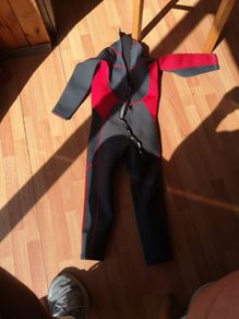 Kids wet suit