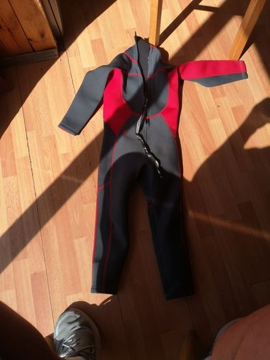 Kids wet suit