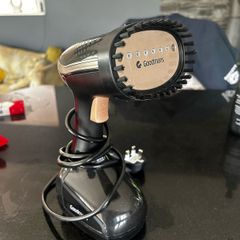 Hand steamer