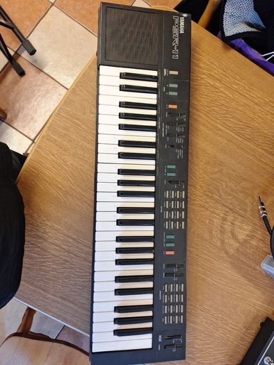 Yamaha PSR-11 (Free to a good home)