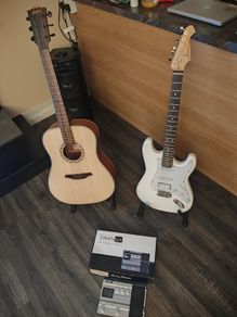 Guitar bundle 1 for Xmas.