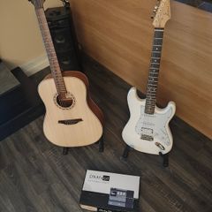 Guitar bundle 1 for Xmas.