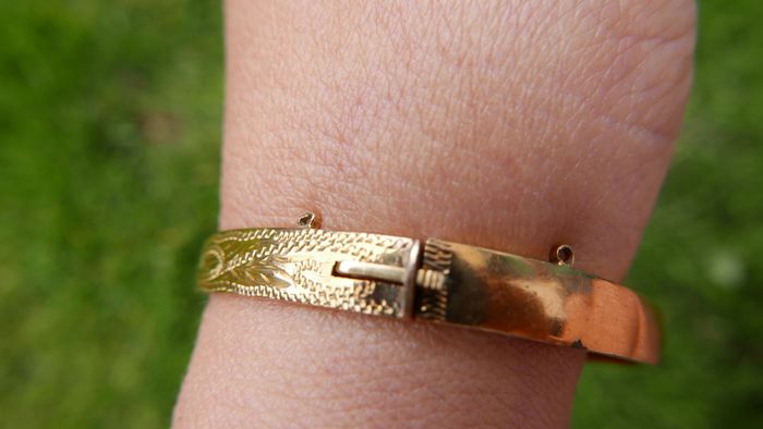 Vintage Ladies 18CT GOLD PLATED Bangle Bracelet