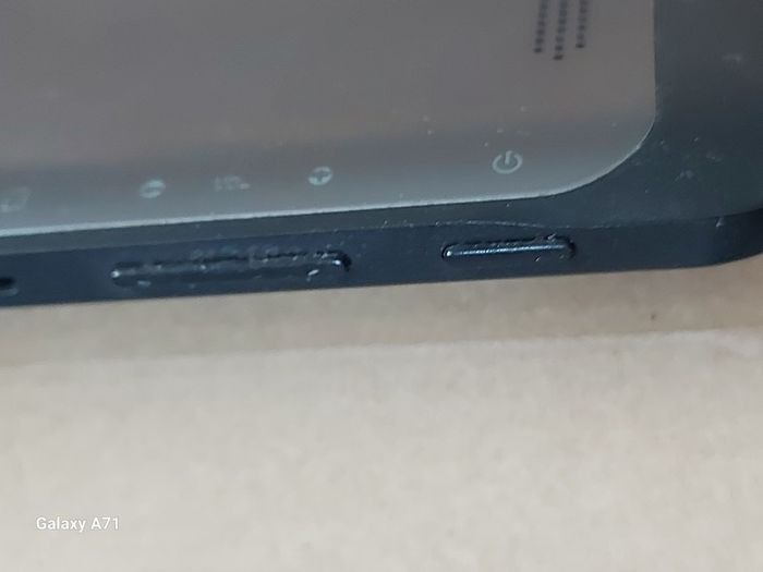 HANNSPREE  Hannspad 10.1 inch Tablet, Model No. HSG1279, in excellent condition