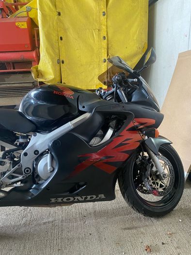 Mint 2000 Cbr600F4 for breaking - All parts available