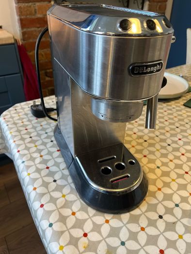 DeLonghi Dedica EC680M Espresso Machine faulty/spares or repairs