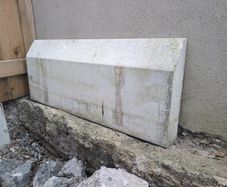 concrete kerbs