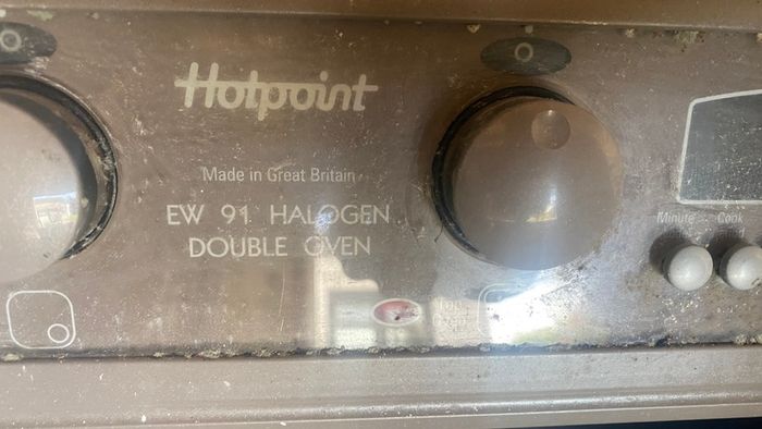 Hot point free standing cooker .  double oven and hob