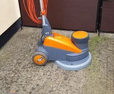 Floor polisher