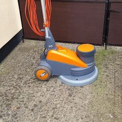 Floor polisher
